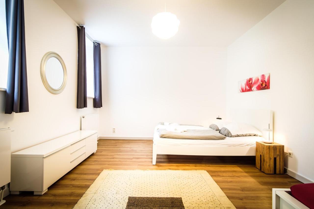 Wunderschoene Wohnung In Sanierter Villa! Incl Wifi ドレスデン エクステリア 写真